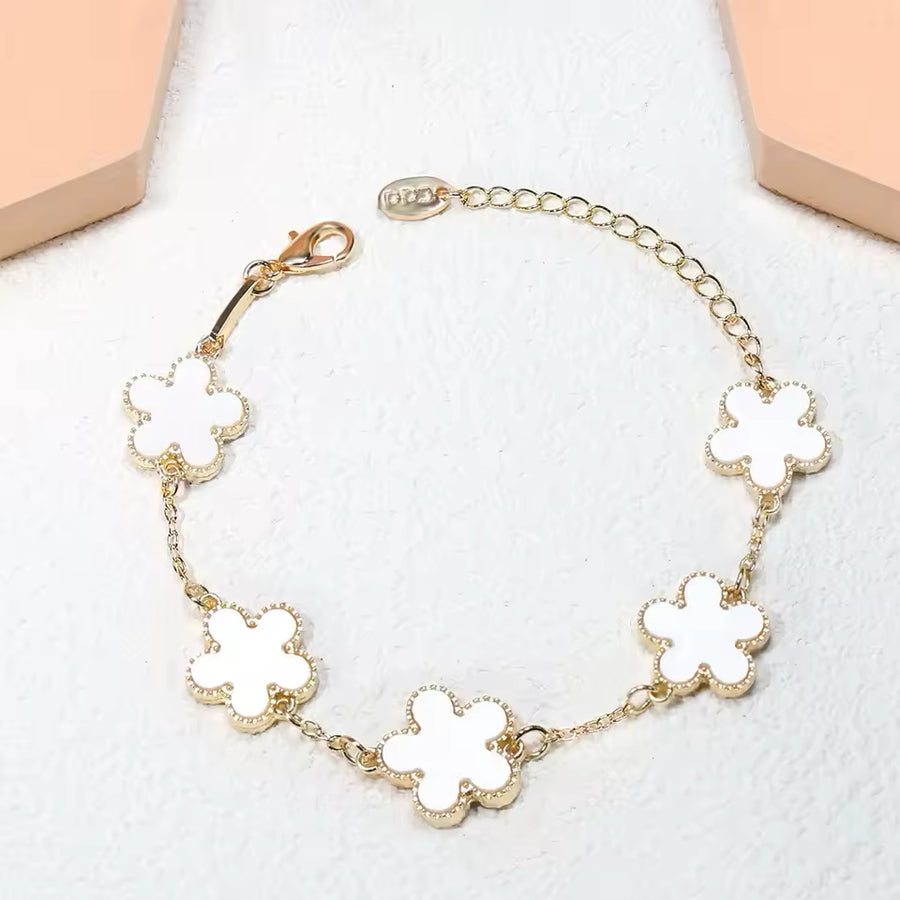 Pulsera trebol de cinco hojas blanco